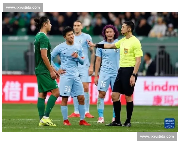 卡尔采夫中暑送医 新鹏城中场健康状况引关注